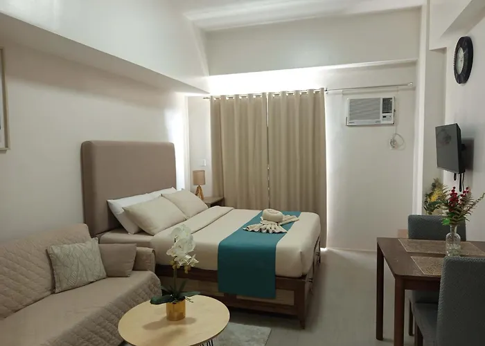 Anaiah's With Balcony Near It Park - Pool & Gym Fun * Cebu